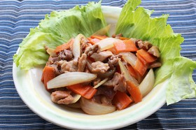 豚肉と新タマネギのオイスターソース炒めの写真(長野県佐久市)