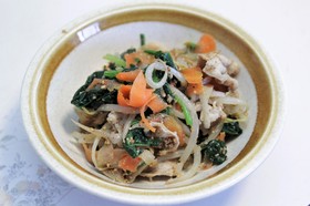 野菜と豚肉の和え物の写真(長野県佐久市)